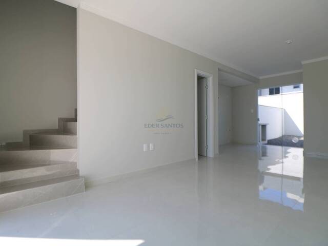 #749 - Casa Geminada para Venda em Jaraguá do Sul - SC